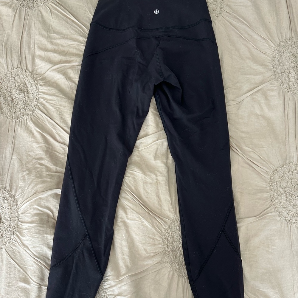 Black lululemon cropped pants